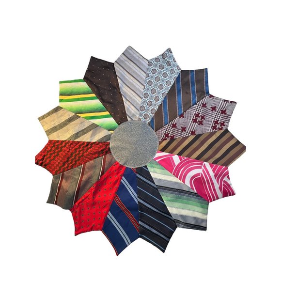 Vintage Handmade Men's Necktie Table Topper - Picture 1 of 8